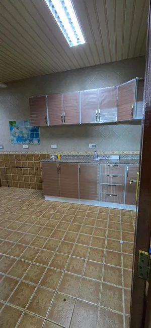 مطبخ المنيوم بحالة جيدة للبيع 60 دينار