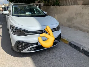 Id 6 crozz pro لون ابيض لؤلؤي موديل 2022
