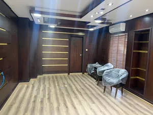 خدمة تنظيف مكاتب بيوت محلات فلل قصور بعد البناء تنظيف وتعقيم زجاج ارضيات خارجي داخلي احجز اليوم باقل