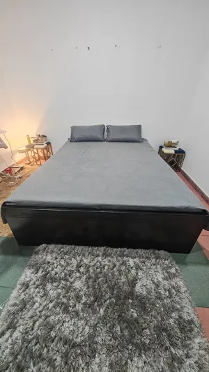 queen size bed with mattress
