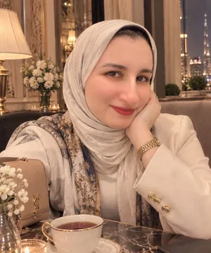 معلمه لغة انجليزيه