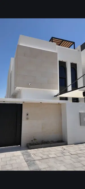 فلّة راقيه للبيع في الخوض السابعة (الخوض 2 حالياً)