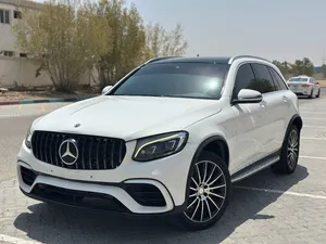 للبيع مرسيدس GLc 300  موديل 2018 وارد موصفات خليجية نظيفة جدا بدون اعطال او صبغ