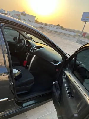 بيجو 207 سنه 2012  240000ماشي   بدون حوادث