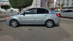 كيا ريو شنطه 2009