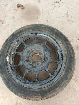 عجلة شبه جديده للبيع