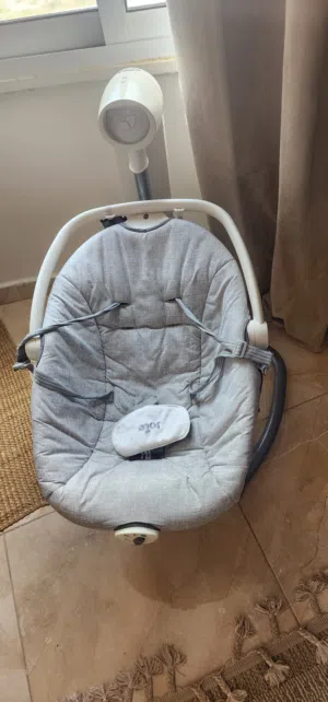 هزاز كهربائي للأطفال (جوّي) للبيع  بحالة ممتازة جداً ونظيف، استعمال خفيف وما فيه أي مشاكل