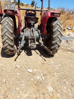 تركتر للبيع شغال سلف نظيف ولا بحاجة شيء