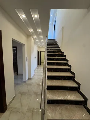 ثالث مع روف جديد لم يسكن للإيجار