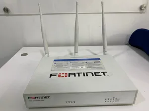 للبيع جدار ناري وواي فاي Fortinet FortiWiFi 40F بحالة ممتازة