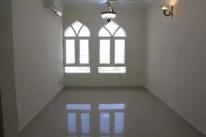 للبيع شقة فاخره ثلاث غرف وصاله في العامرات بمساحة 115 متر