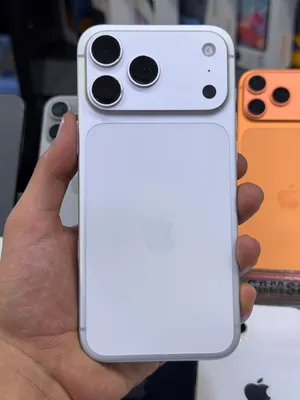 iPhone 17 pro max 256GB esim Battery 100% مشحون 77 مره الجهاز وكالة ولا شخط