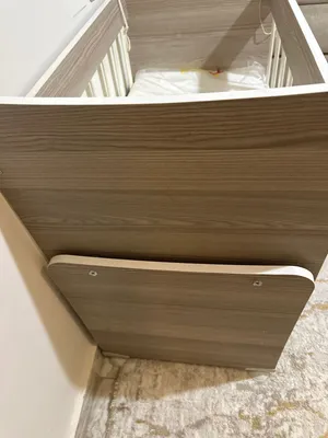 سرير أطفال جديد
