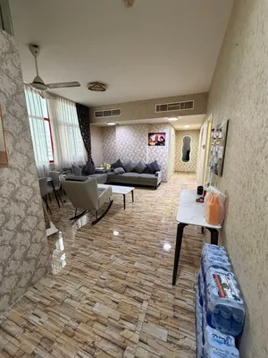 شقة لقطة للبيع في التعاون (مؤجرة وجاهزة للاستثمار) المواصفات: النوع: غرفتين وصالة واسعة.