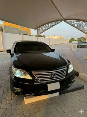 Used Lexus LS in Ajman