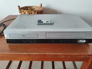 Fully functional VCR & DVD player, مشغل دي في دي و في سي آر شغال