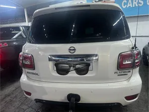 NISSAN PATROL V8 2013 FULL OPTION BIG ENGINE WITH SUNROOF AND FRIDGE