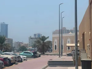 فرصه  مميزة  جدا  لعشاق التميز  والرقي ارض تجارية  مميزة  جد ا
