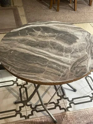 طاولة طعام