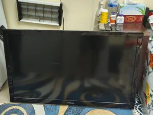 للبيع تلفزيون Samsung بحالة جيدة، مناسب للبيت أو الغرفة أو المجلس.