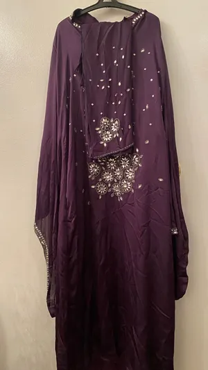 عبايه سهر خليجية بالطرحه للبيع