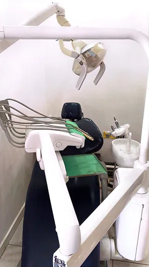 كرسي أسنان إيطالي للبيع المستعجل