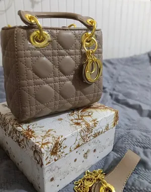 ملابس مشكله