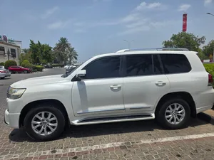 Used Toyota Land Cruiser in Muscat