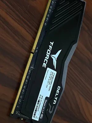 رام T-Force Delta RGB 8GB DDR4 3200MHz بحالة ممتازة