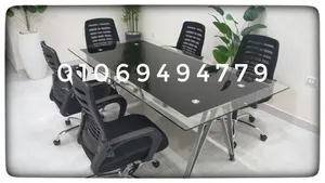 ترابيزه إجتماعات زجاج سيكوريت شاسيه معدن اليكتروستاتيك متاح جميع المقاسات