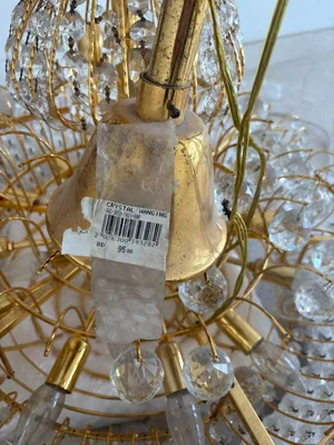 الثريا سعرها الأصلي 500 دينار أنا بابيعها 200 دينار و إذا ماتشتغل تقدر تصلحها اي 20 دينار ف انت رابح