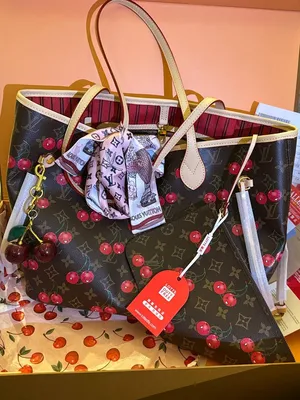 عرض Louis Vuitton شنطة
