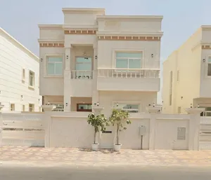 فيلا فاخرة مفروشة بالكامل تتكون من خمسة وغرفة عاملة