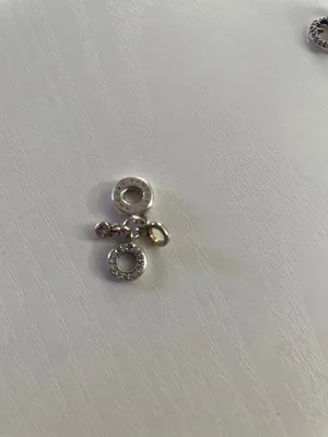 Pandora charm الأصلي
