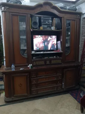 نيش للبيع مكون من قطعتين