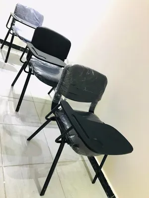 كراسي وطاولات لكل من يبحث عن أثاث لبدء مشروعه الخاص بالتدريس أو روضة أو كورسات