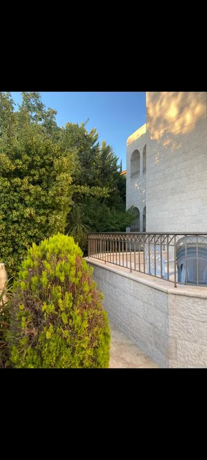 650 m2 More than 6 bedrooms Villa for Rent in Amman Al Kursi