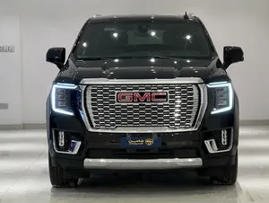 GMC Yukon Denali 2022 - فل كامل  لون أسود