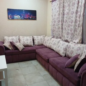 كنب حرف L التواصل واتس اب  الرقم في الوصف