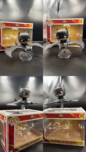 للبيع Funko pop Batman from the flash