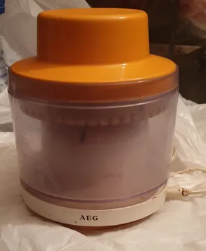 عصارة برتقال كهربائية AEG الماني اصلي --ويوجد عفش شقة كامل للبيع