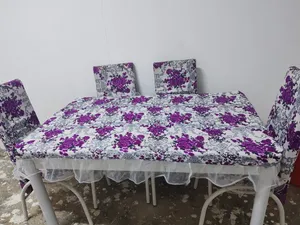 ميز طعام مع 4 كراسي  بس جامه بنص مكسوره  البصره حيانيه شارع طاك