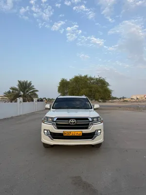 Used Toyota Land Cruiser in Muscat