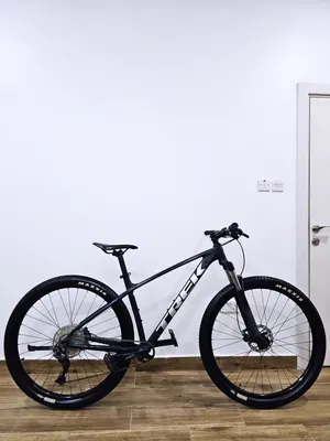 2022 Trek Marlin 7 Deore 10speed Rockshox Judy Fizik Saddle