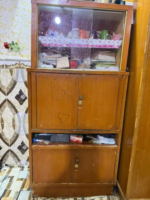 خزانة كتب أو ملابس