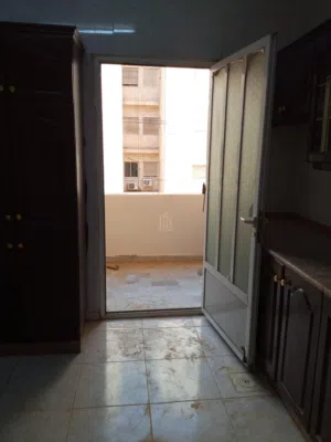 في أرقى مناطق الجاردنز شقة طابق اول 160م بسعر مميز / ref 1472