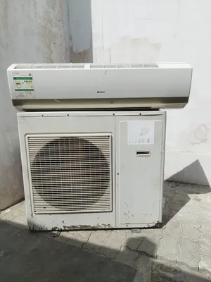 2.5 ton Gree split air conditions