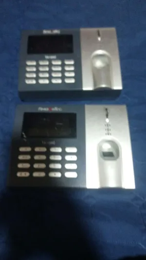 ساعات دوام / اجهزة بصمة مستخدمة و متنوعة للبيع