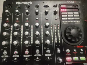 DJ Mixer مكسر دي جيه 5 تشانلز مؤثرات صوتية و مواصفات فتية متعددة بدون باور