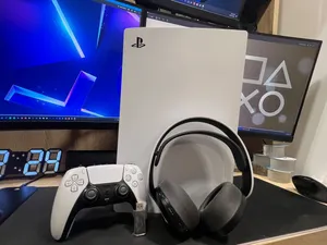 Ps5 console 825 tb cd + headphone + one controller + game cd = for sale